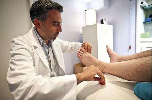 做中医60年85岁德国教授,国外顶级专家怎么评价中医