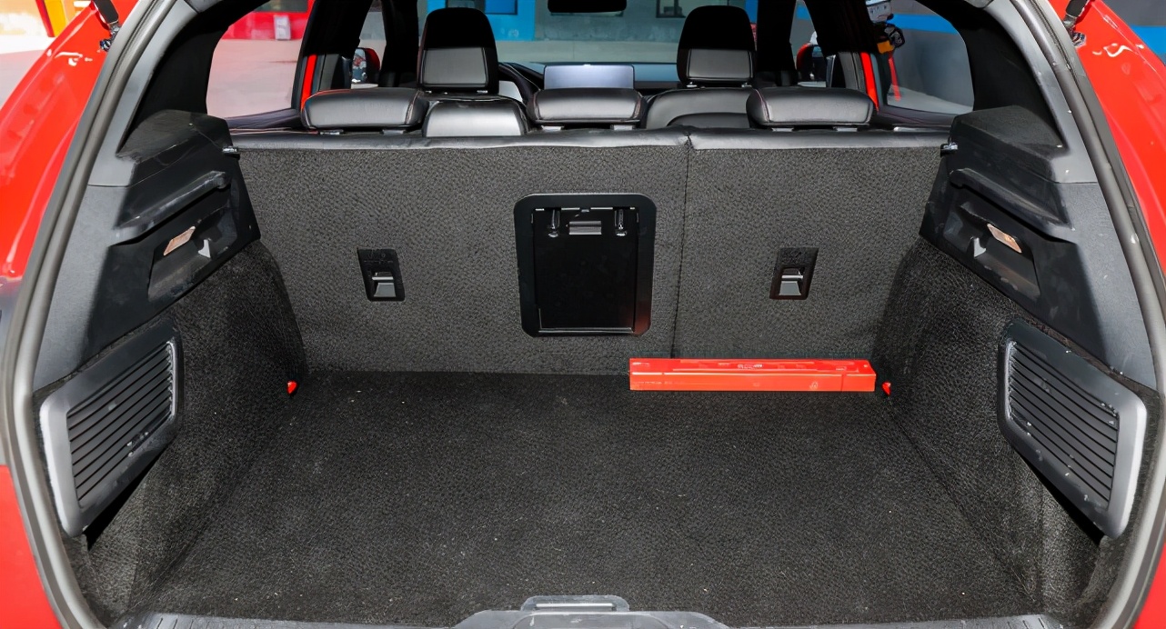 福克斯2011款三厢经典手动油耗1.8,福特福克斯油耗显示mls