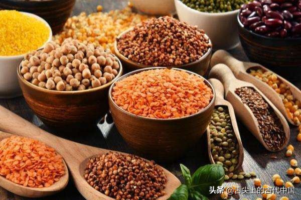 中国男足吃什么海鲜,中国男足球员吃饭