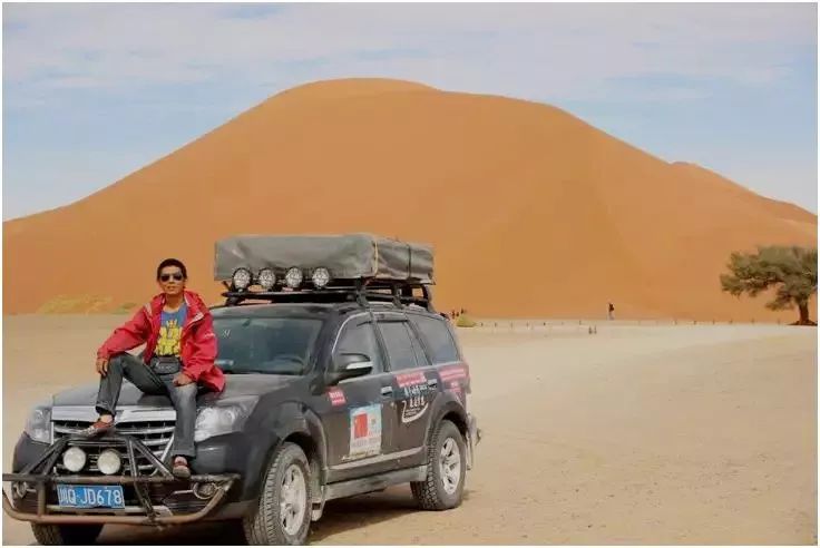 他一人一车环游五大洲，遭连环抢劫，却看见最美的风景