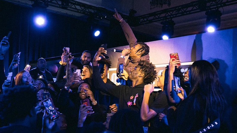 特拉维斯斯科特100,顶级aj1倒勾