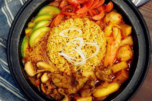 最好吃的部队锅,还原韩式部队锅