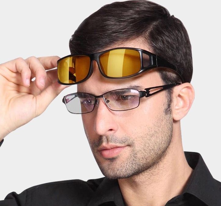 开车强光刺眼导致的车祸,夜晚行车路灯刺眼造成事故怎么办