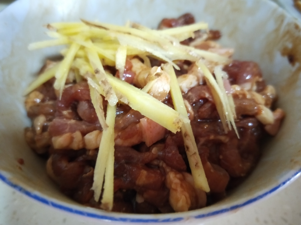 韭菜炒豆腐干味道鲜美营养丰富,土豆豆腐干丁炒韭菜怎么炒才好吃