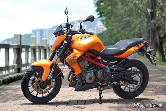 400nk和无极300r,春风400nk对比黄龙300