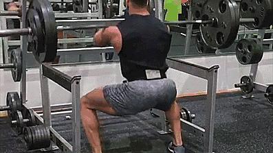 深蹲髋关节受限怎么训练,深蹲左边髋关节疼痛怎么调整