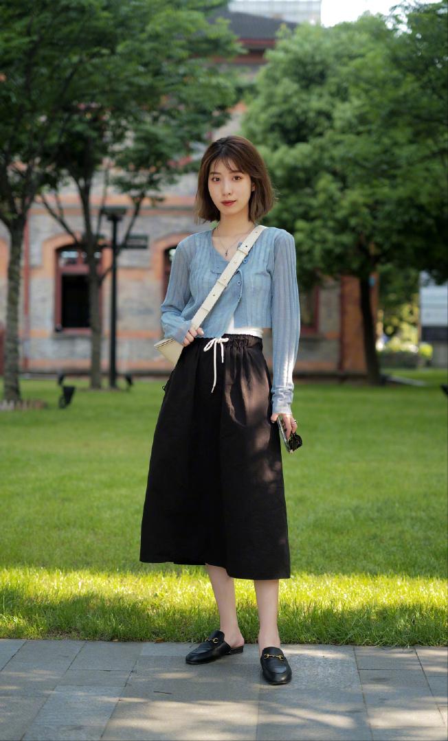 衣服在精不在多，这3件“短上衣”百搭时髦，穿个两三年也不过时