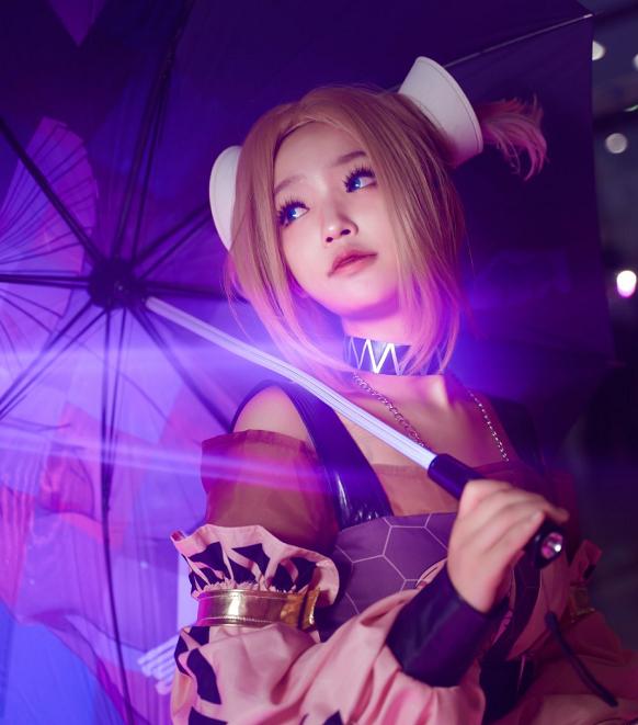 王者荣耀公孙离无限星官cos,王者荣耀公孙离无限星赏官cos真人