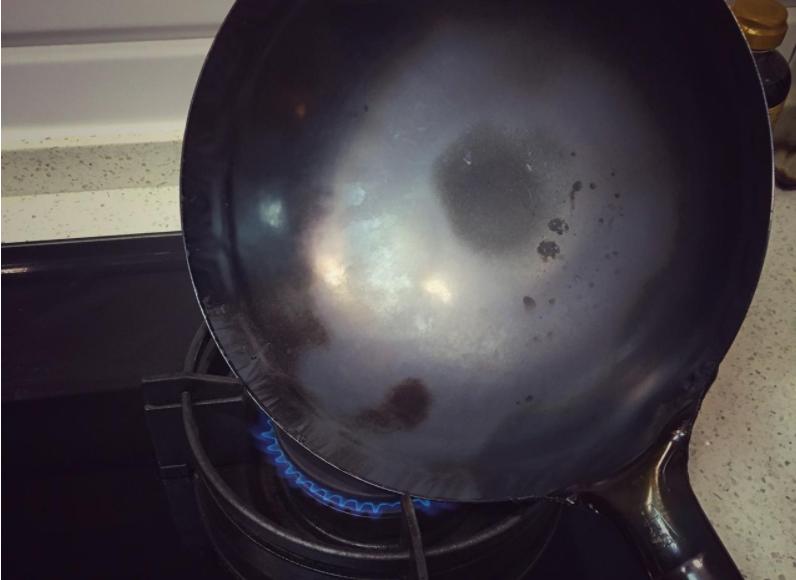 你家铁锅经常生锈经常粘锅怎么办,铁锅生锈怎么办锅不生锈不粘锅