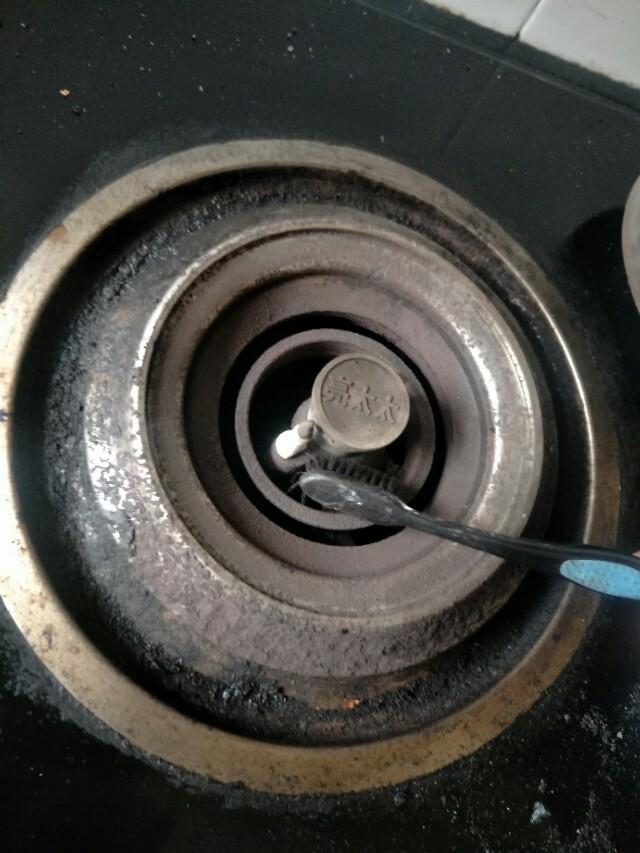 煤气灶太耗电了怎么解决,煤气灶耗电特别快是怎么回事