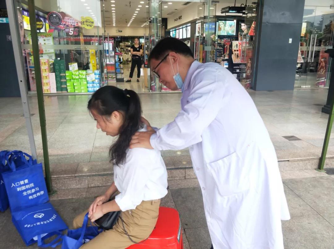 骨科专家来乡镇开展义诊活动,江西省人民医院骨科义诊活动