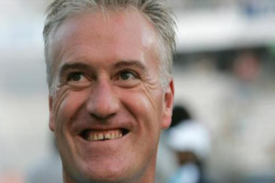 法国足球主教练德尚夺冠,法国主帅德尚当年是队长吗