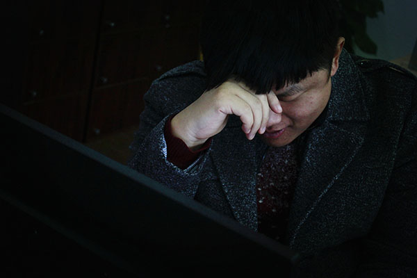 手上起小水泡很痒是湿疹还是过敏,水泡湿疹和汗疱疹区别