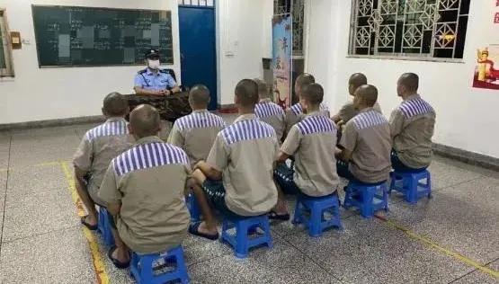 服刑人员在入监队都干什么活,服刑人员在监狱一监区是做什么的