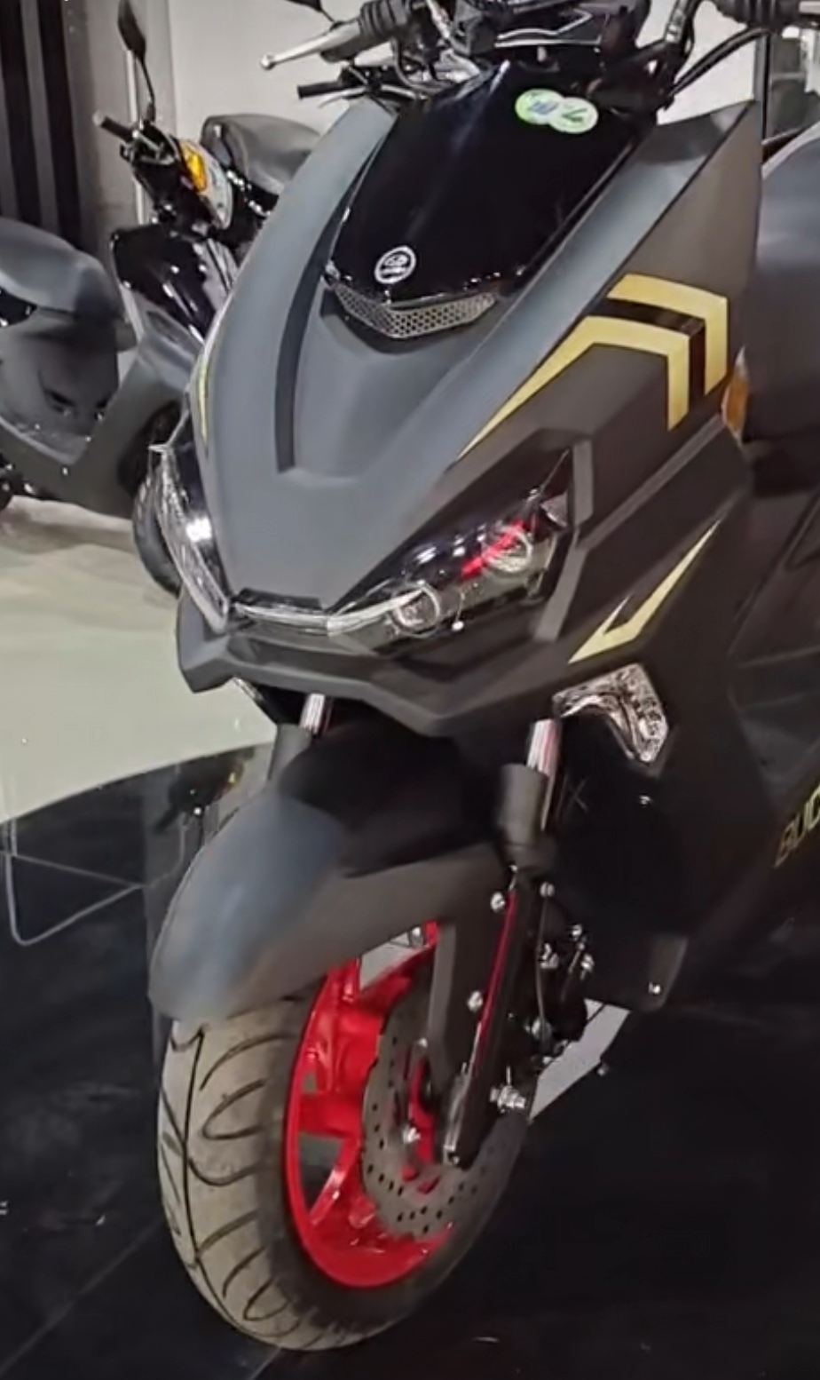 林海150踏板和钱江对比,林海雄鹿buck