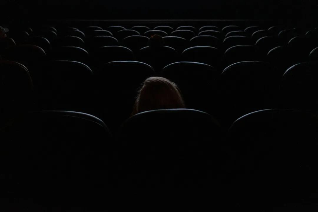 纽约时报视频大全,纽约时报最新头版震撼