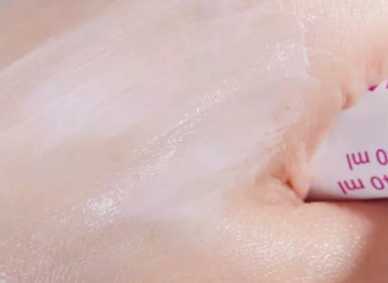 刘诗诗天鹅颈一字肩,不必羡慕刘诗诗的天鹅颈完美脸型