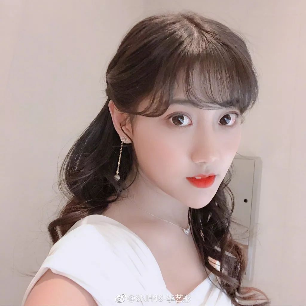 鞠婧祎李艺彤honey舞台,鞠婧祎港风复古妆容