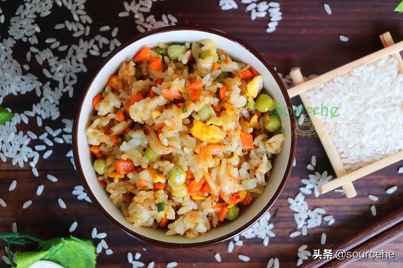 蛋炒饭记住3大黄金法则,米饭在锅中跳舞,粒粒分明,润而不腻