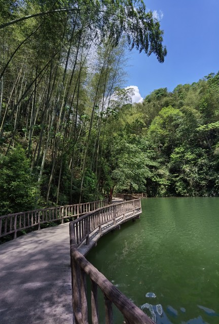 贵州赤水天鹅堡避暑山庄,贵州赤水千岛湖避暑