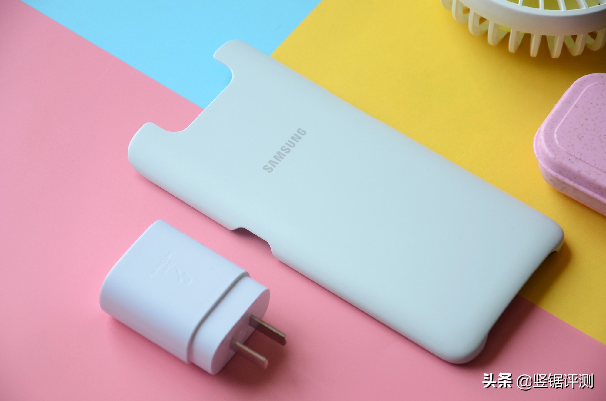 三星A80深度评测,6.7英寸全面屏,旋转摄像头设计