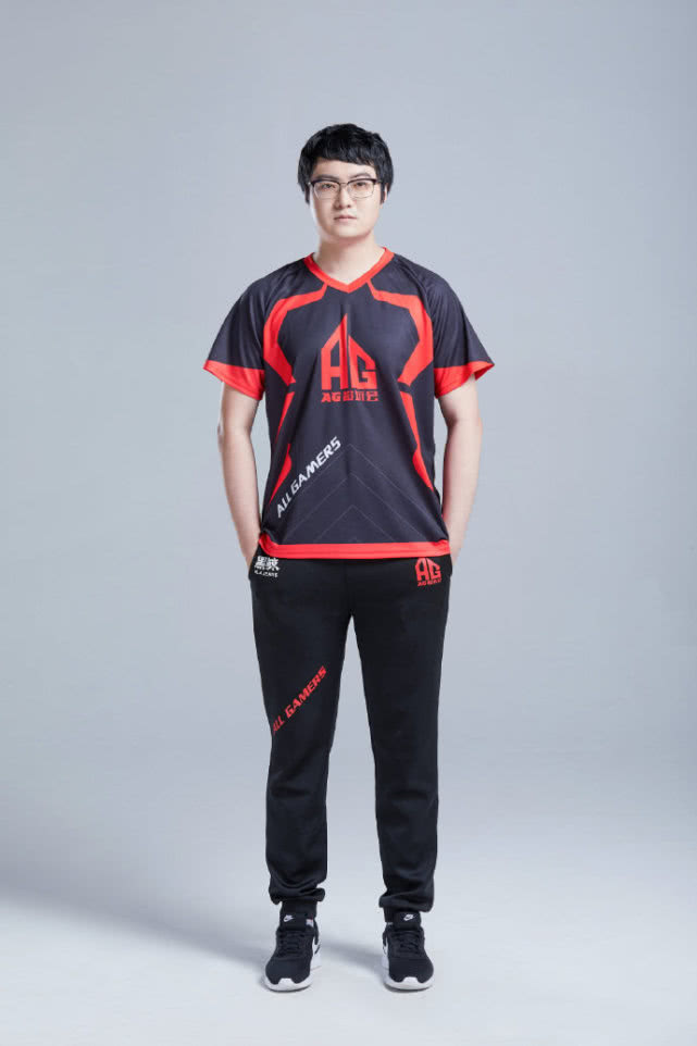 阿泰拖米撞车ag梦泪老帅,阿泰被梦泪老帅越塔强杀