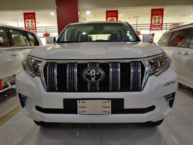 丰田霸道最新款越野版,丰田霸道日系suv最好的三款车