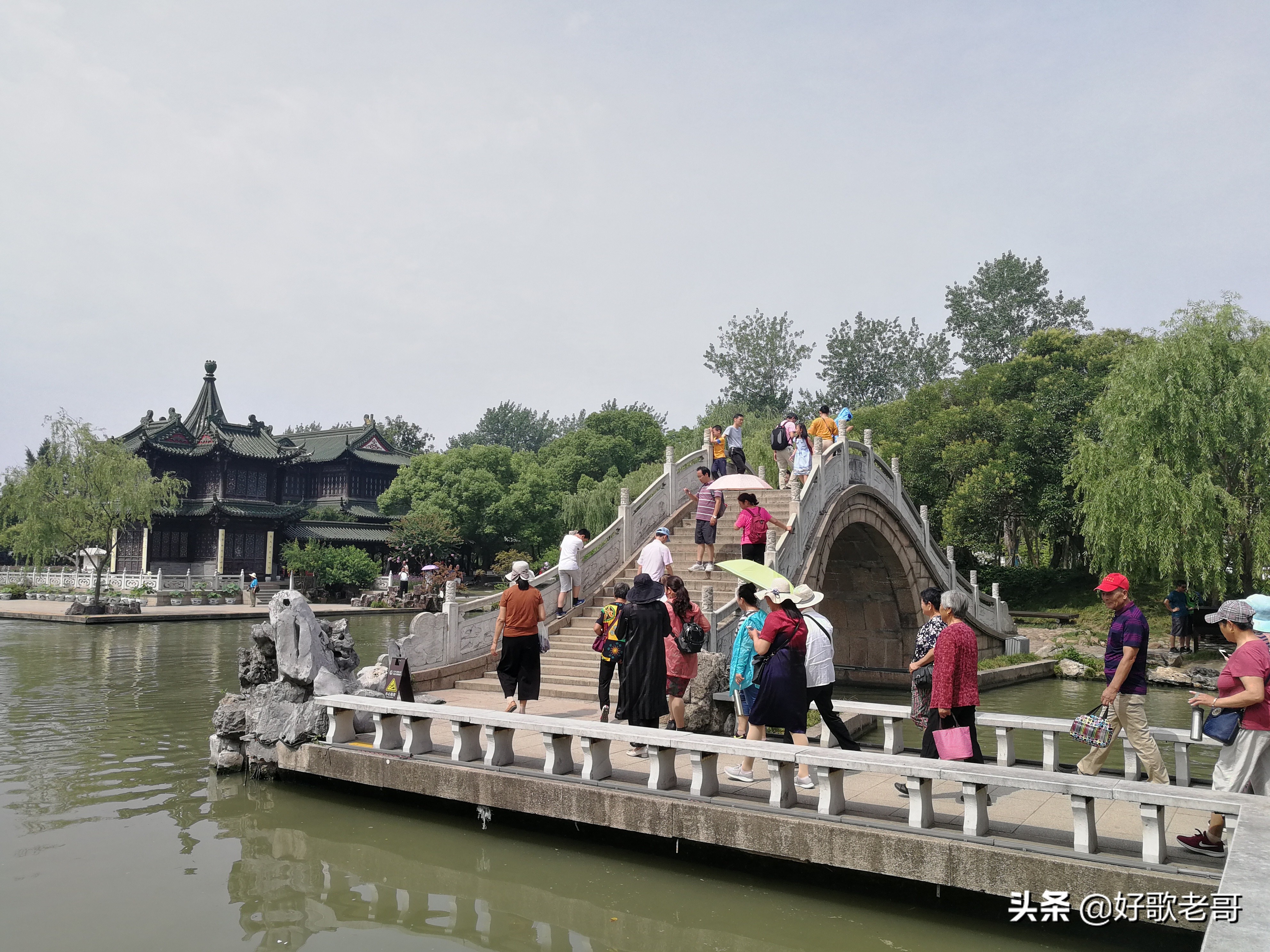 十里湖光，清澄缥碧，花木扶疏，连绵滴翠…瘦西湖游记