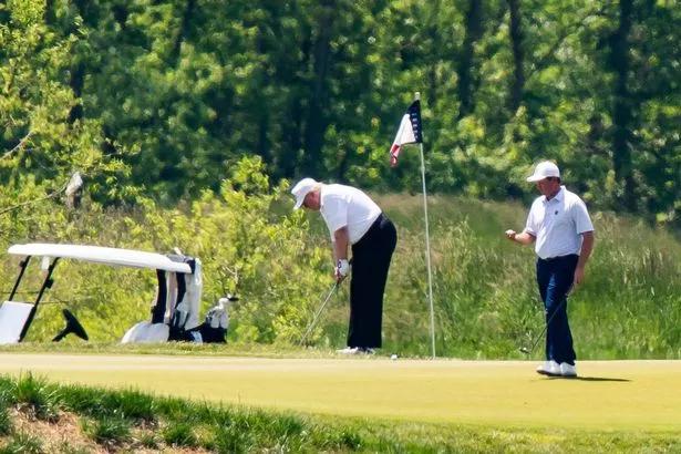 “10万死亡名单”轰动美国，川普却被爆去玩高尔夫，网友们炸了