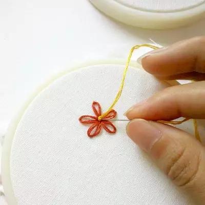 刺绣教程4种简单的小花图案,精美的立体花朵刺绣教程