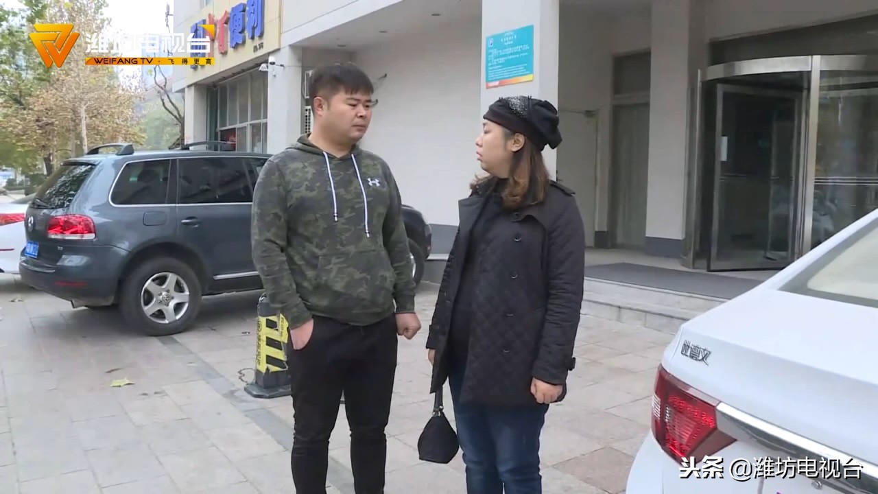 客人十多万的金项链丢了，快捷酒店退房床品不更换所以没看见？