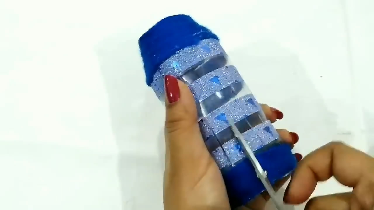 塑料瓶手工灯笼制作方法大全,塑料瓶手工制作灯笼教程图解