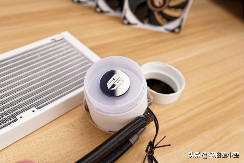 影驰rtx3090金属大师尺寸,影驰20周年纪念版rtx4090显卡开箱