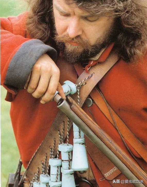 火绳枪发射视频,火绳枪能连续打几枪