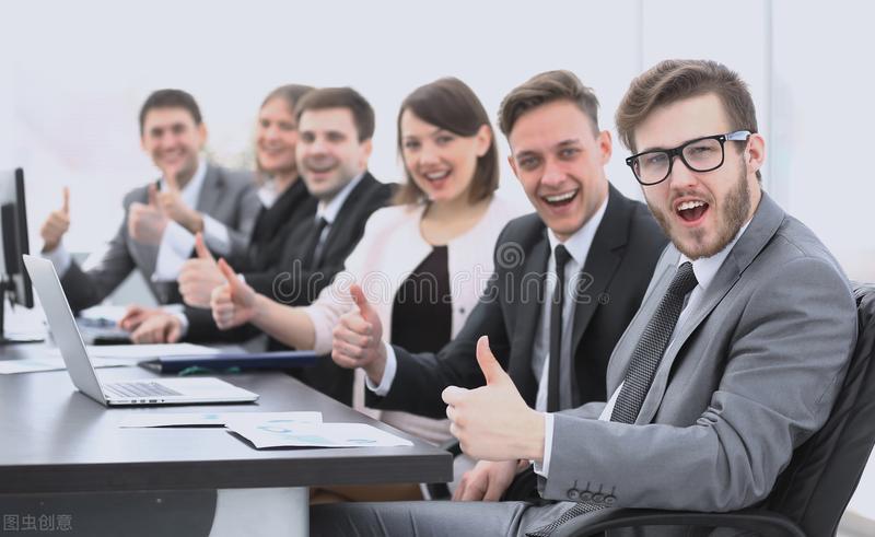 炒股不知道选择什么基金怎么办,炒股和买基金有什么区别