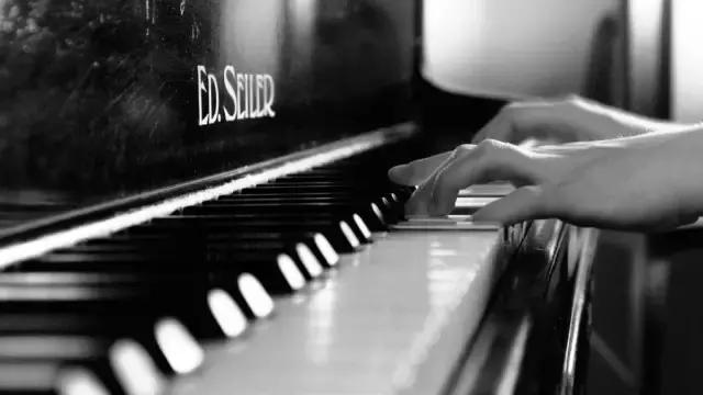 钢琴触键方式对于音色表现的影响,钢琴演奏的触键技巧与音色效果