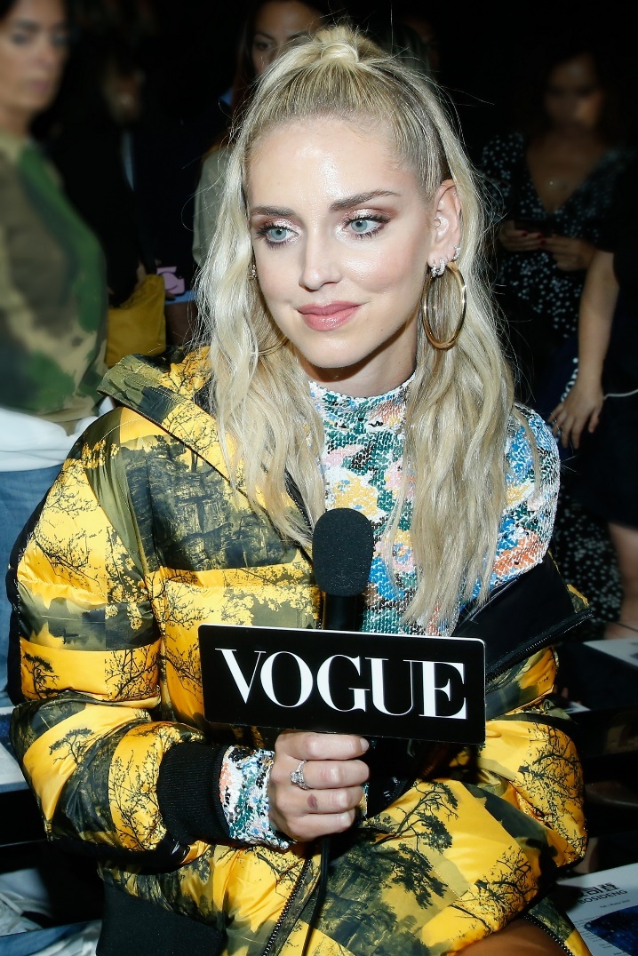 杨幂李宇春出席波司登上海发布会,杨幂和李宇春参加波司登