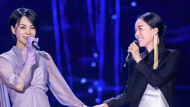 王菲怎么样谈恋爱的,歌坛天后王菲谢霆锋