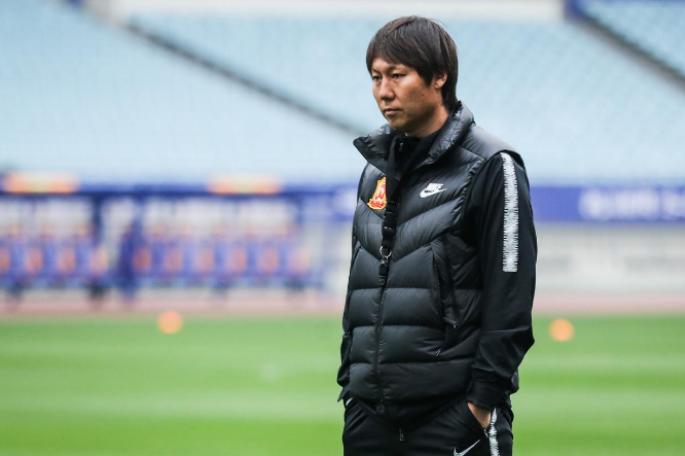 李铁国足搞笑训练,国足主帅李铁谈对阵