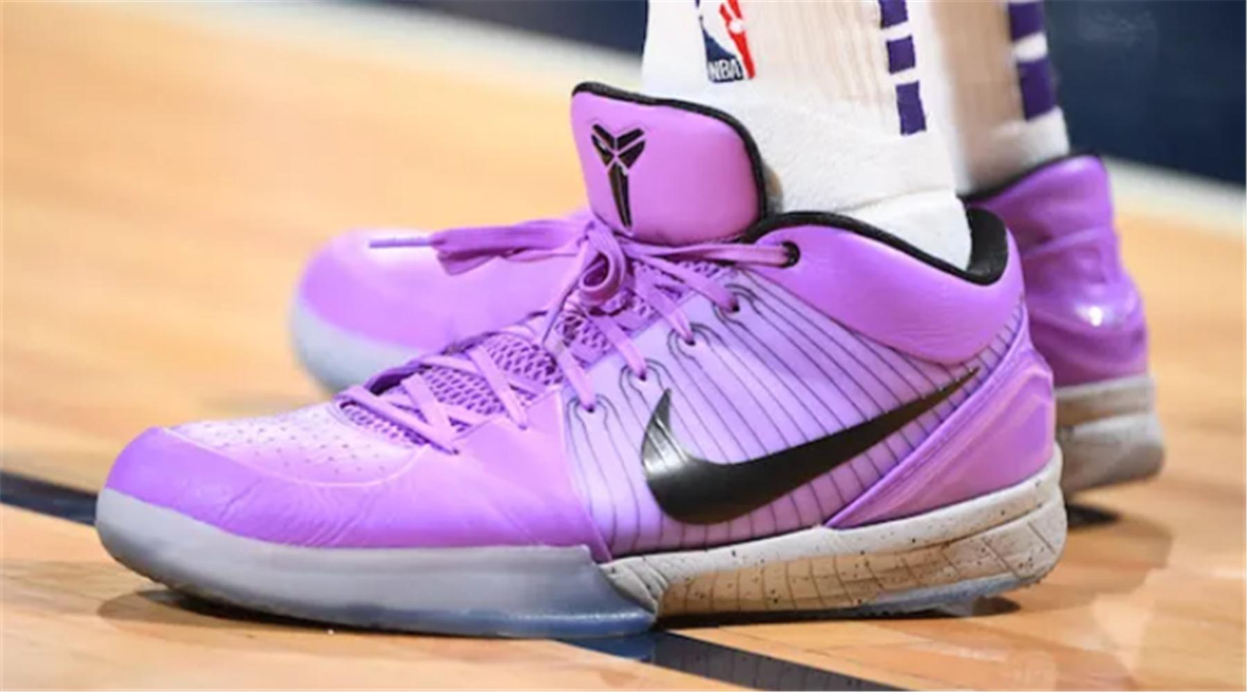 nba季前赛球员上脚鞋款一览12月,勇士队乌布雷上脚的鞋