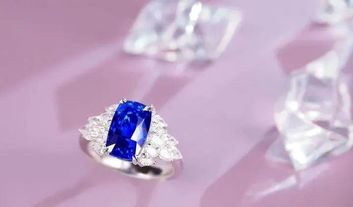 如何体现女王范,女性一定要有超显气质的珠宝