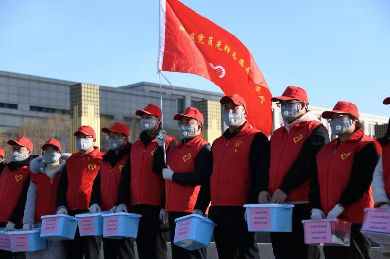 爱心市民为疫情一线人员送温暖,爱心人士为疫情防控员送温暖