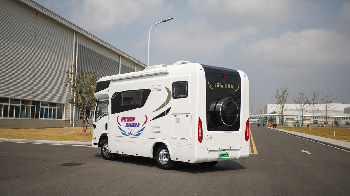 五十铃轻卡房车体验,五十铃轻卡四驱越野房车测评