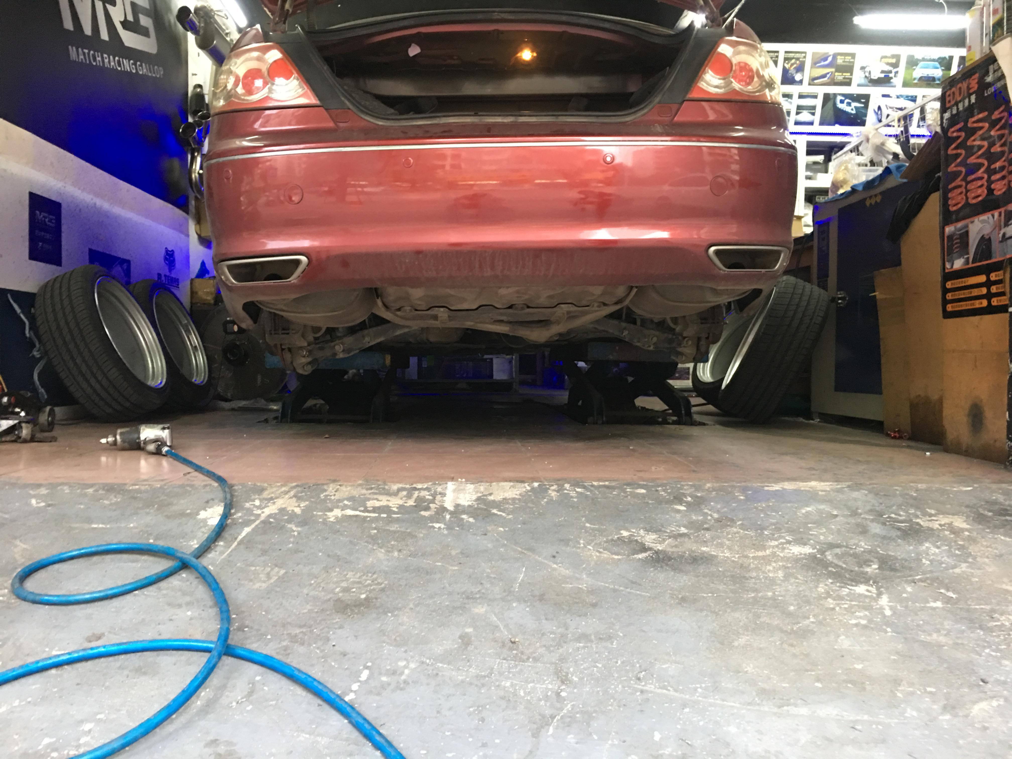 改装轮毂好还是改装绞牙避震好,绞牙避震漏油还能开吗