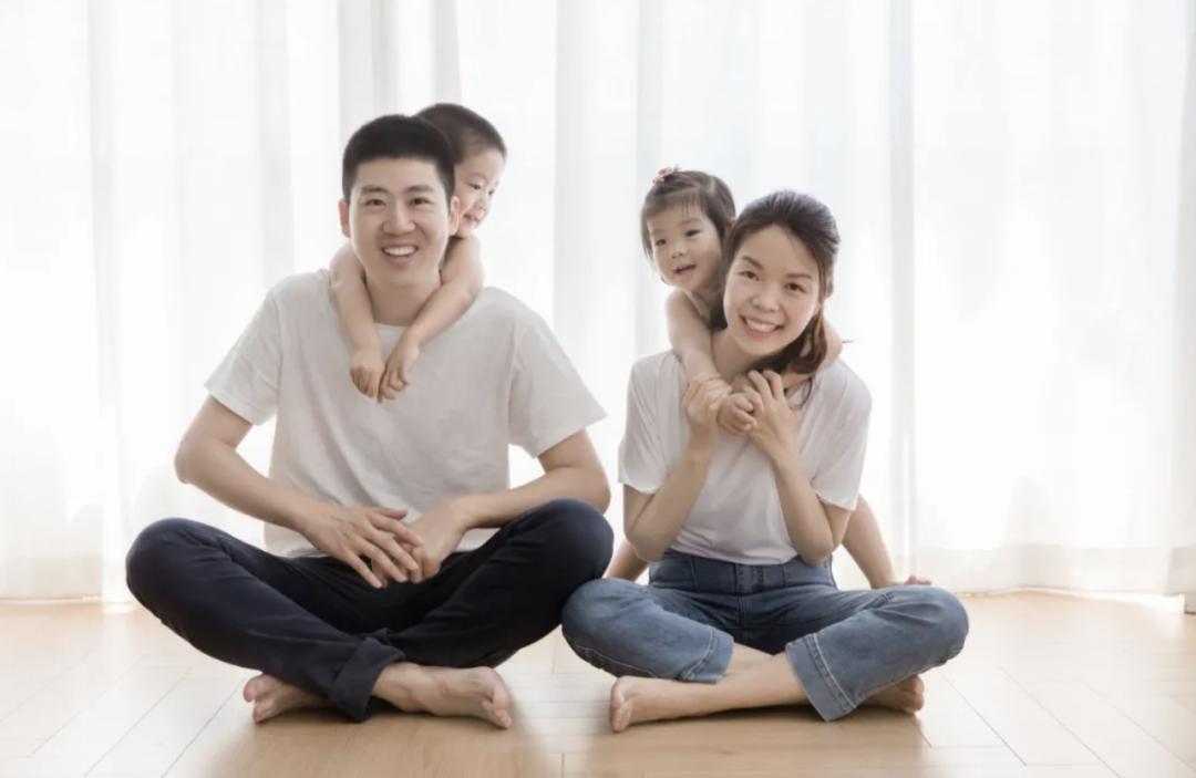 十八岁高中辍学创业的女网红有谁,大学生辞职做百万网红