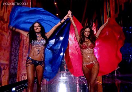 历年FantasyBra大盘点官宣价值100万美金的bra今年谁穿?