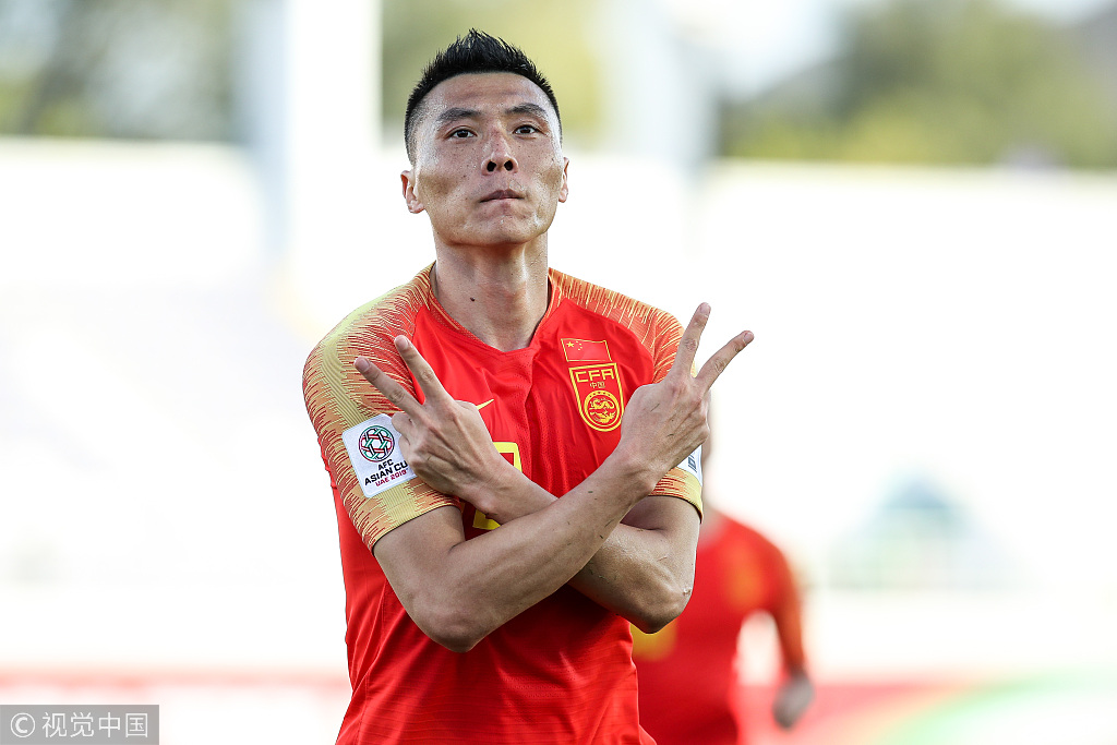 你大爷还是你大爷！虽然踢了半个赛季中卫，大宝回国足就能见血封喉