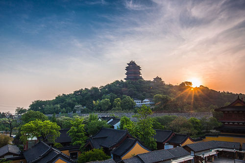 名楼配名文，有座名楼却有记无楼，成了史上著名“烂尾楼”