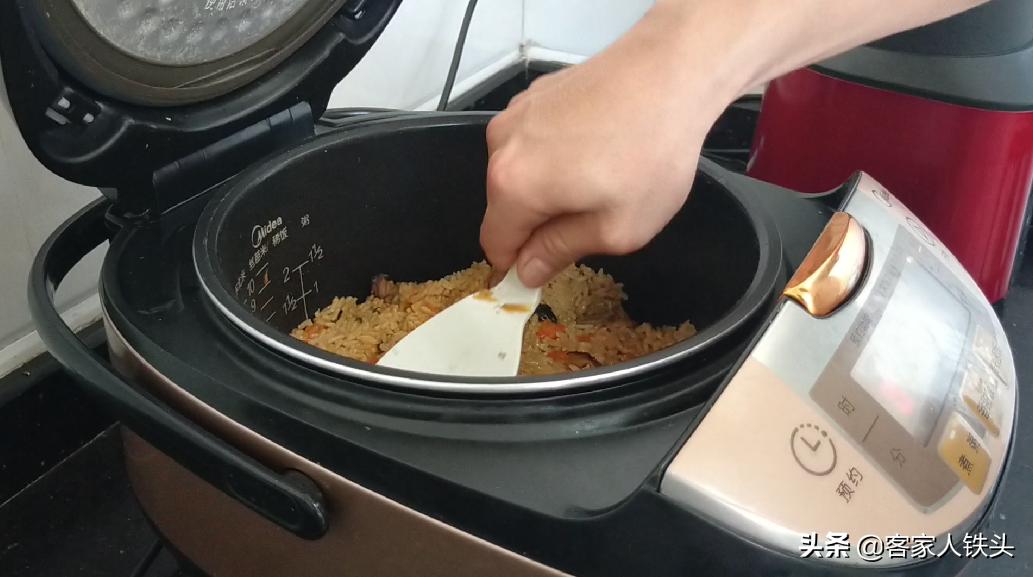 排骨怎么用电饭锅炖好吃,电饭锅焖排骨的家常做法孩子爱吃