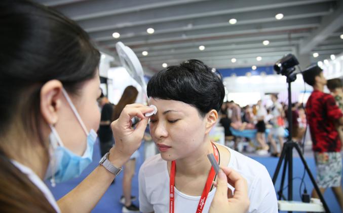 眉眼唇怎样补色,如何提高眉型设计